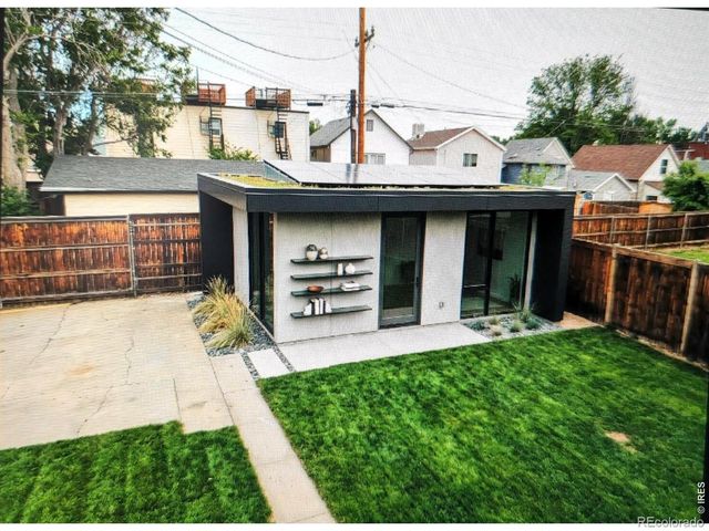 2929 Curtis Street, Denver, CO 80205