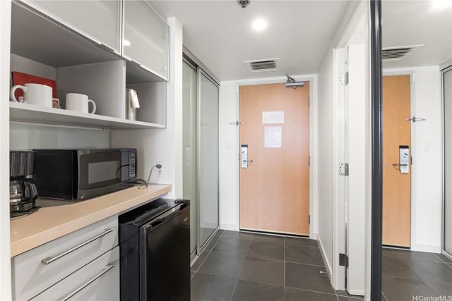 410 Atkinson Drive 2928, Honolulu, HI 96814
