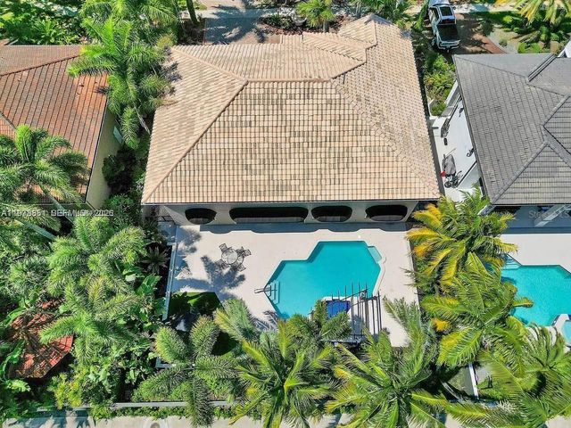 15945 NW 82nd Ct, Miami Lakes, FL 33016