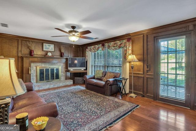 4702 Sequoia Drive SW, Lilburn, GA 30047