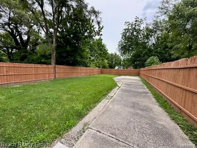 9974 Mettetal Street, Detroit, MI 48227