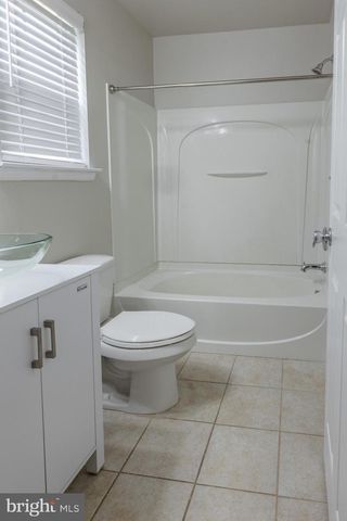 800 CURRAN CT, Galloway, NJ 08205