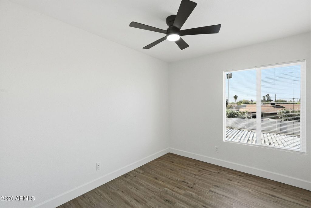 Image 18 of property listing at 3840 N 43RD Avenue 48, Phoenix, AZ 85031
