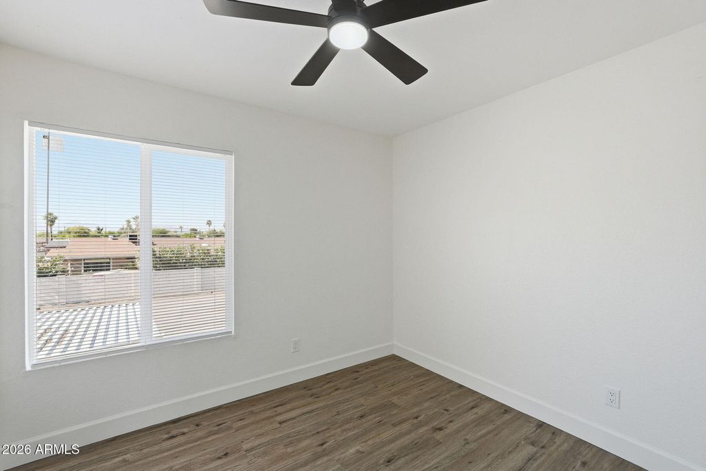 Image 20 of property listing at 3840 N 43RD Avenue 48, Phoenix, AZ 85031