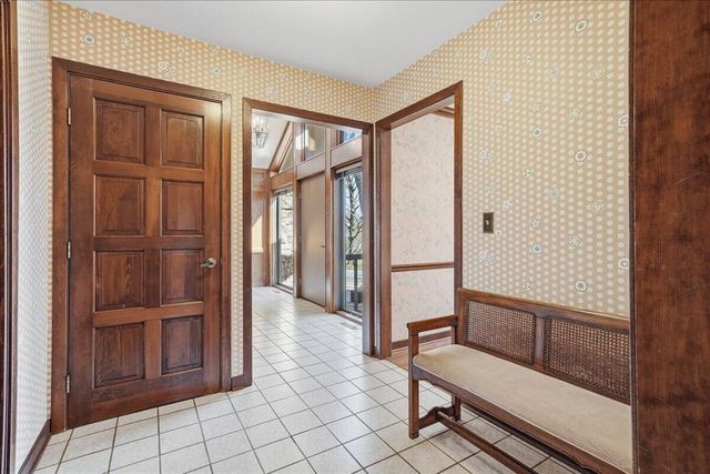 505 Andover Drive, Valparaiso, IN 46383