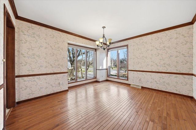 505 Andover Drive, Valparaiso, IN 46383