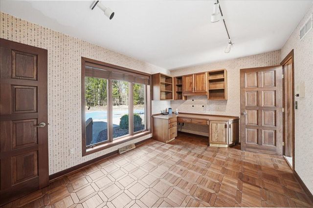 505 Andover Drive, Valparaiso, IN 46383