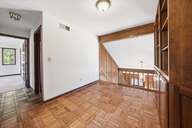 505 Andover Drive, Valparaiso, IN 46383