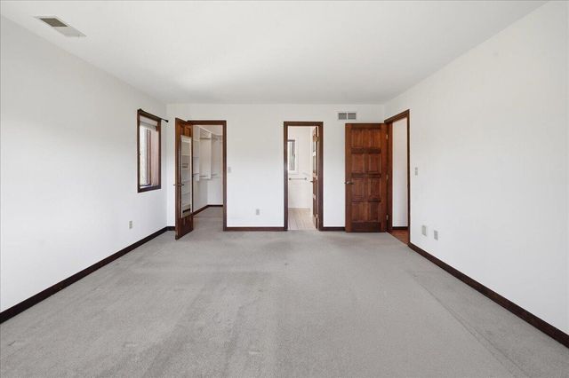 505 Andover Drive, Valparaiso, IN 46383