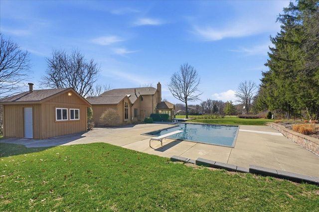 505 Andover Drive, Valparaiso, IN 46383