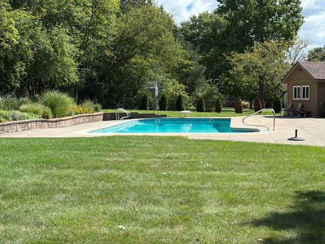 505 Andover Drive, Valparaiso, IN 46383