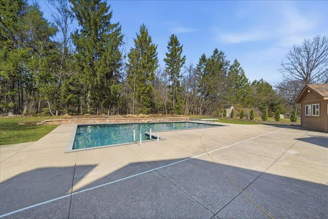 505 Andover Drive, Valparaiso, IN 46383