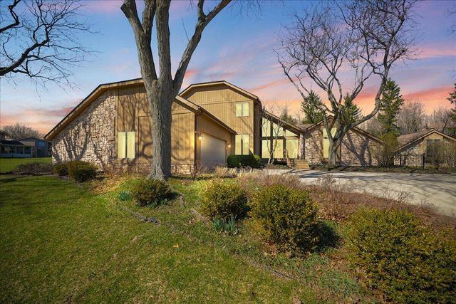 505 Andover Drive, Valparaiso, IN 46383