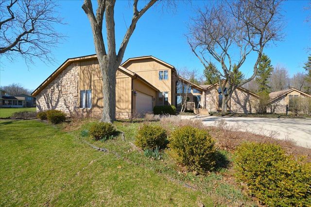 505 Andover Drive, Valparaiso, IN 46383