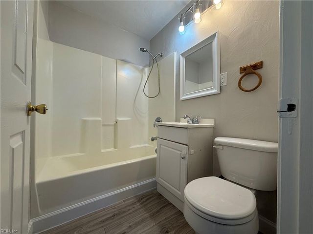 933 Michael DR, Chesapeake, VA 23323