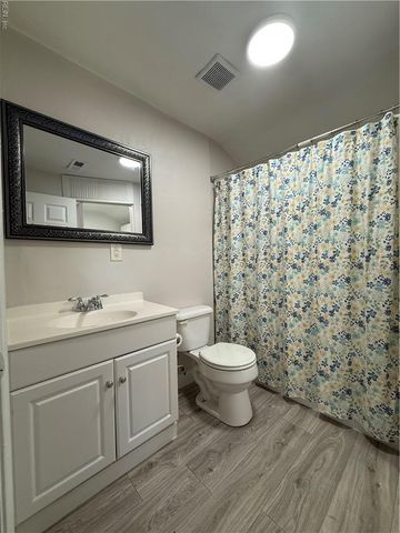 933 Michael DR, Chesapeake, VA 23323