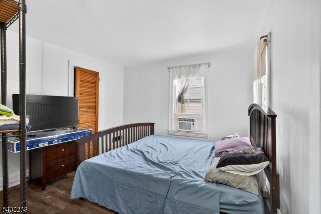 59 Railroad Ave, Phillipsburg Town, NJ 08865