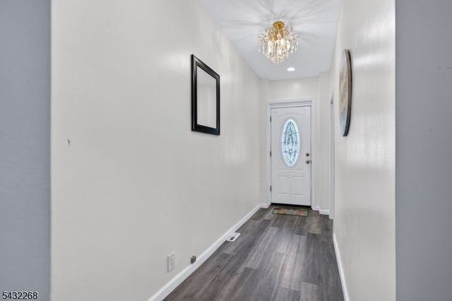 59 Railroad Ave, Phillipsburg Town, NJ 08865