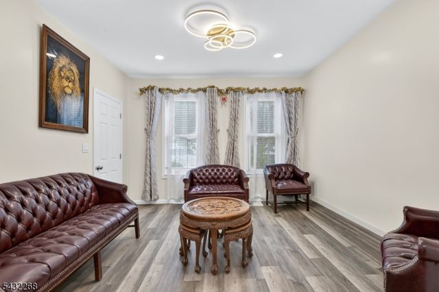 59 Railroad Ave, Phillipsburg Town, NJ 08865