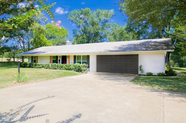 3627 Smelley Rd., Longview, TX 75605