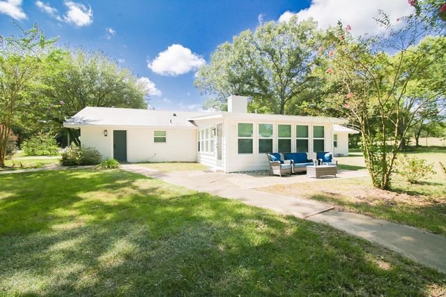 3627 Smelley Rd., Longview, TX 75605