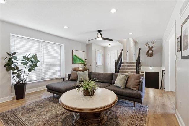 1707 Sunset Drive, Kearney, MO 64060