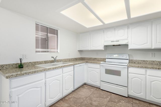 12222 N PARADISE VILLAGE Parkway S 212, Phoenix, AZ 85032