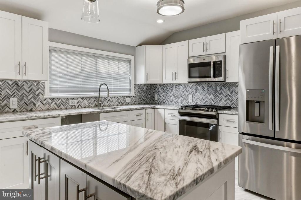 211 MARDALE DR, Somerdale, NJ 08083