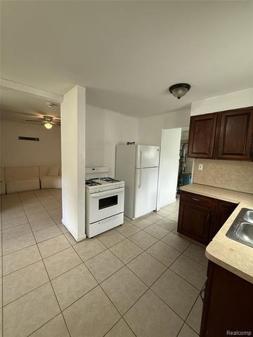 8412 Stephens Road, Warren, MI 48089