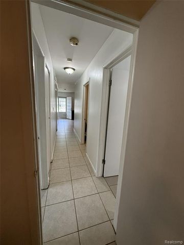 8412 Stephens Road, Warren, MI 48089