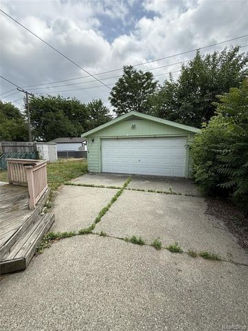 8412 Stephens Road, Warren, MI 48089