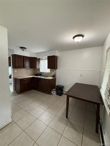 8412 Stephens Road, Warren, MI 48089