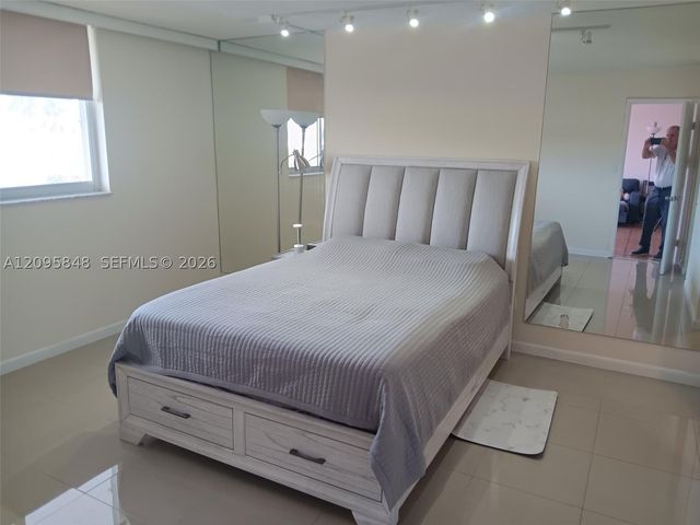 3545 NE 166th St 304, North Miami Beach, FL 33160