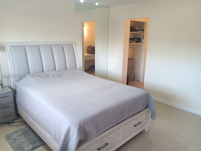 3545 NE 166th St 304, North Miami Beach, FL 33160