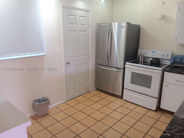 3545 NE 166th St 304, North Miami Beach, FL 33160