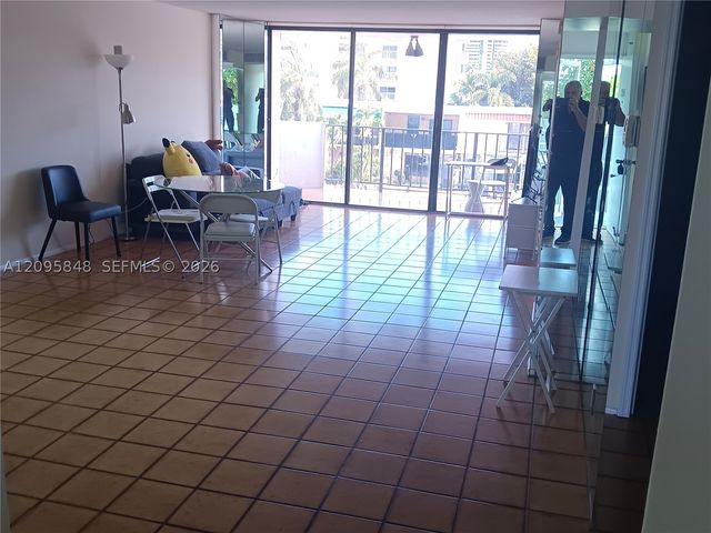 3545 NE 166th St 304, North Miami Beach, FL 33160