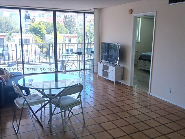 3545 NE 166th St 304, North Miami Beach, FL 33160