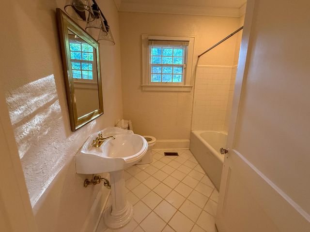 1801 Hixson Pike, Chattanooga, TN 37405