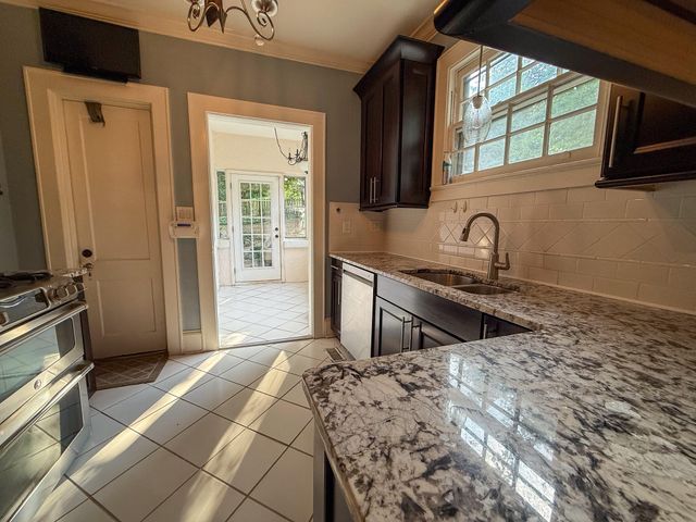 1801 Hixson Pike, Chattanooga, TN 37405
