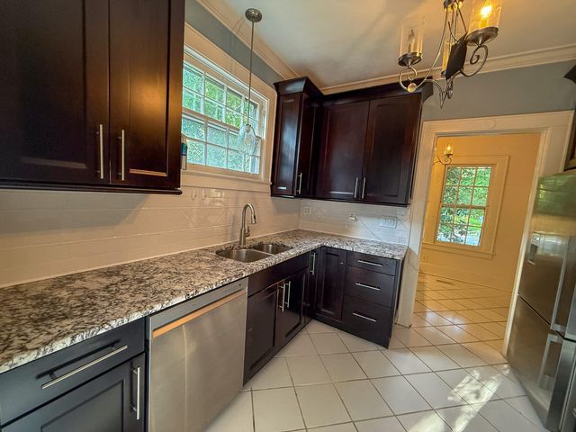 1801 Hixson Pike, Chattanooga, TN 37405