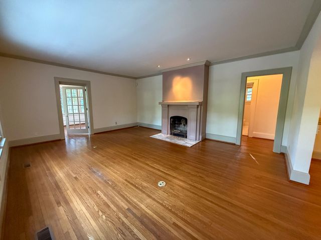 1801 Hixson Pike, Chattanooga, TN 37405