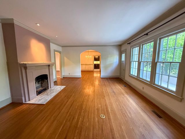 1801 Hixson Pike, Chattanooga, TN 37405