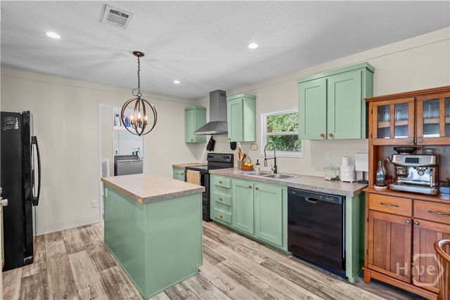 181 Dewey Rush Landing Road, Glennville, GA 30427