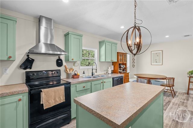 181 Dewey Rush Landing Road, Glennville, GA 30427