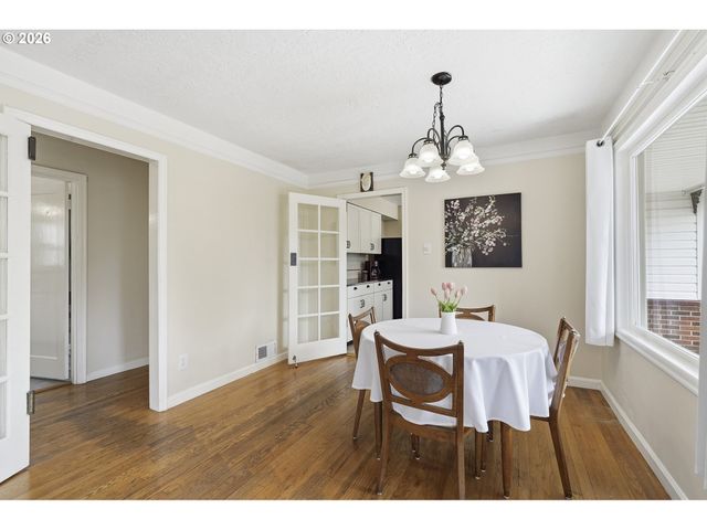 18505 Ne GLISAN St, Portland, OR 97230