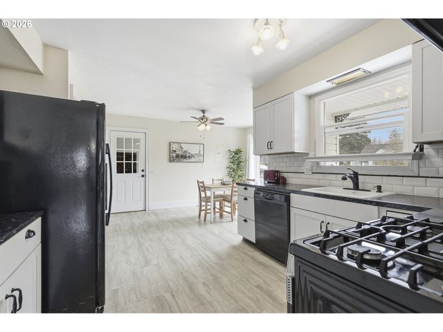 18505 Ne GLISAN St, Portland, OR 97230