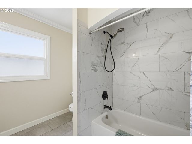 18505 Ne GLISAN St, Portland, OR 97230