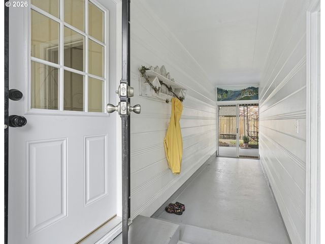 18505 Ne GLISAN St, Portland, OR 97230