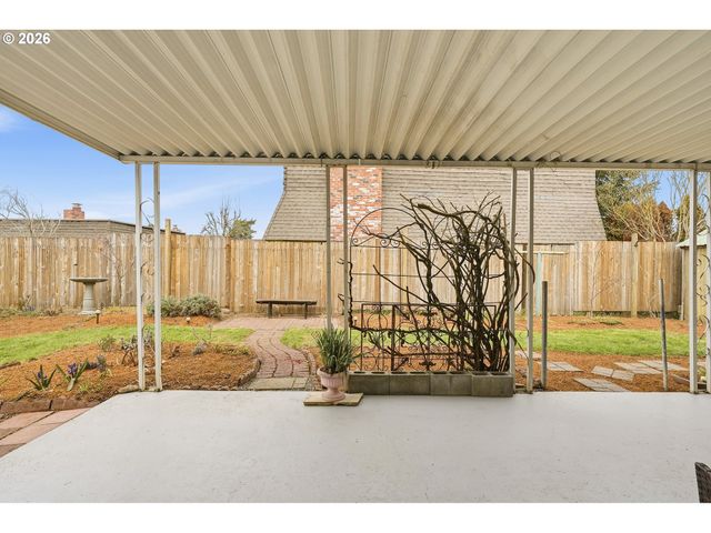 18505 Ne GLISAN St, Portland, OR 97230