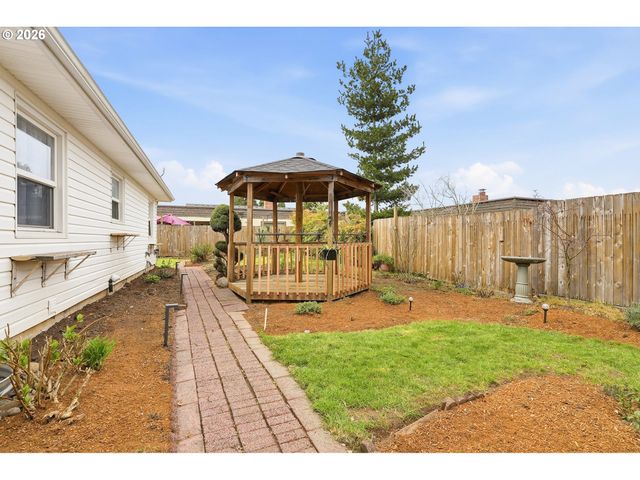 18505 Ne GLISAN St, Portland, OR 97230